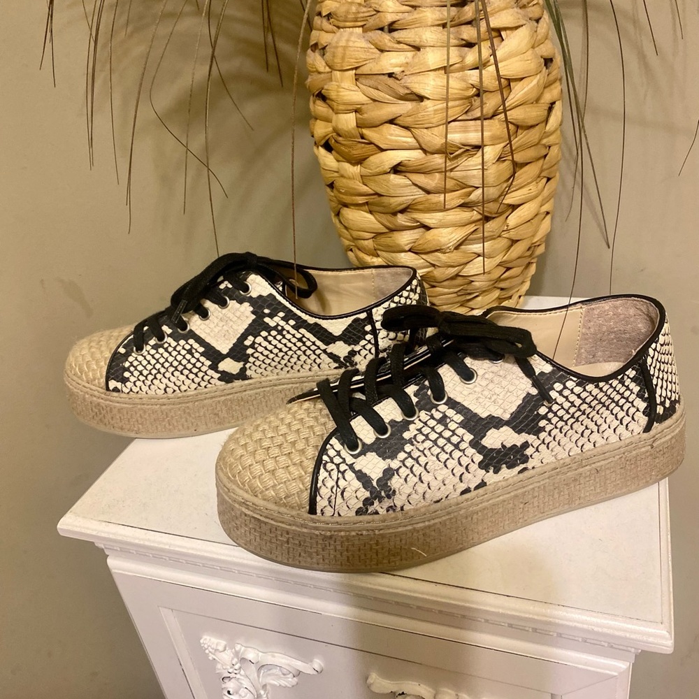 Vince Camuto Calitrie Sneaker Shoes